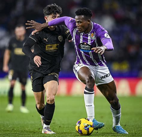    🔴 Le RC Lens lance une offre pour Jumah Bah, un accord en bonne voie