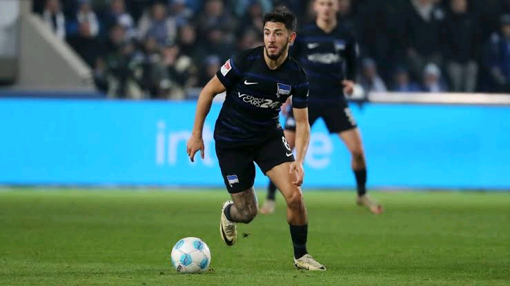 🟦🔵 Kevin Sesa bricht sein Schweigen zu Transfergerüchten – „Ich bin voll auf Hertha BSC fokussiert“