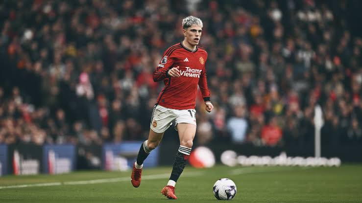 Officiel : Garnacho rejoint le RC Lens en prêt d’une saison alors qu’Amorim envoie un message fort à Manchester United