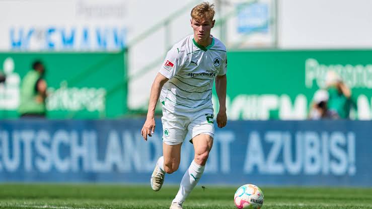 📰 EXKLUSIV: Hertha-Coach will Fürth-Star Marco John – Transfer soll Mittelfeld stabilisieren und Aufstiegskurs retten!